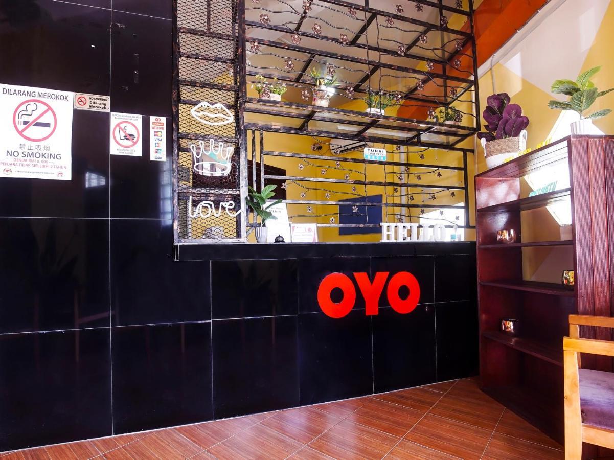 Super Oyo 90516 Hotel Night Queen Salak Tinggi Sepang Esterno foto